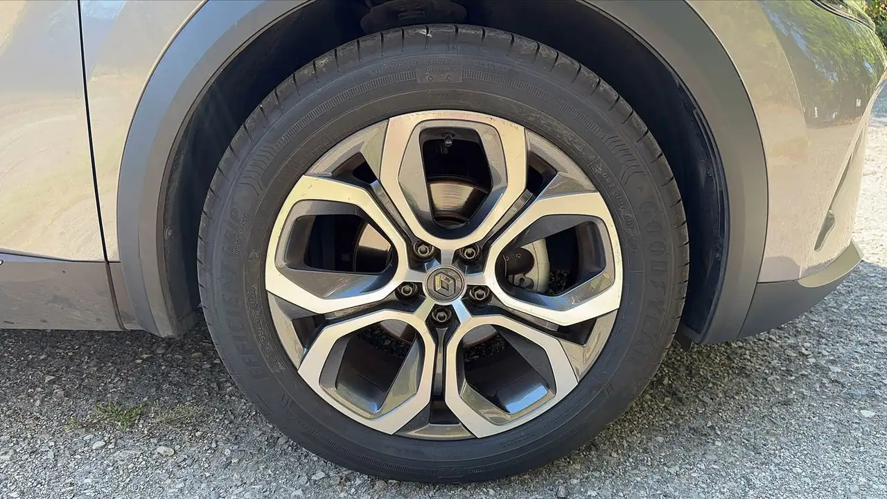 Renault Captur — photo 17