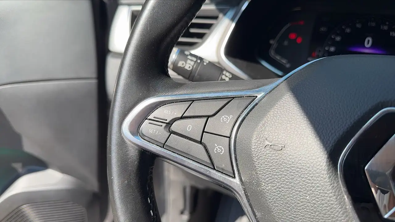 Renault Captur — photo 26
