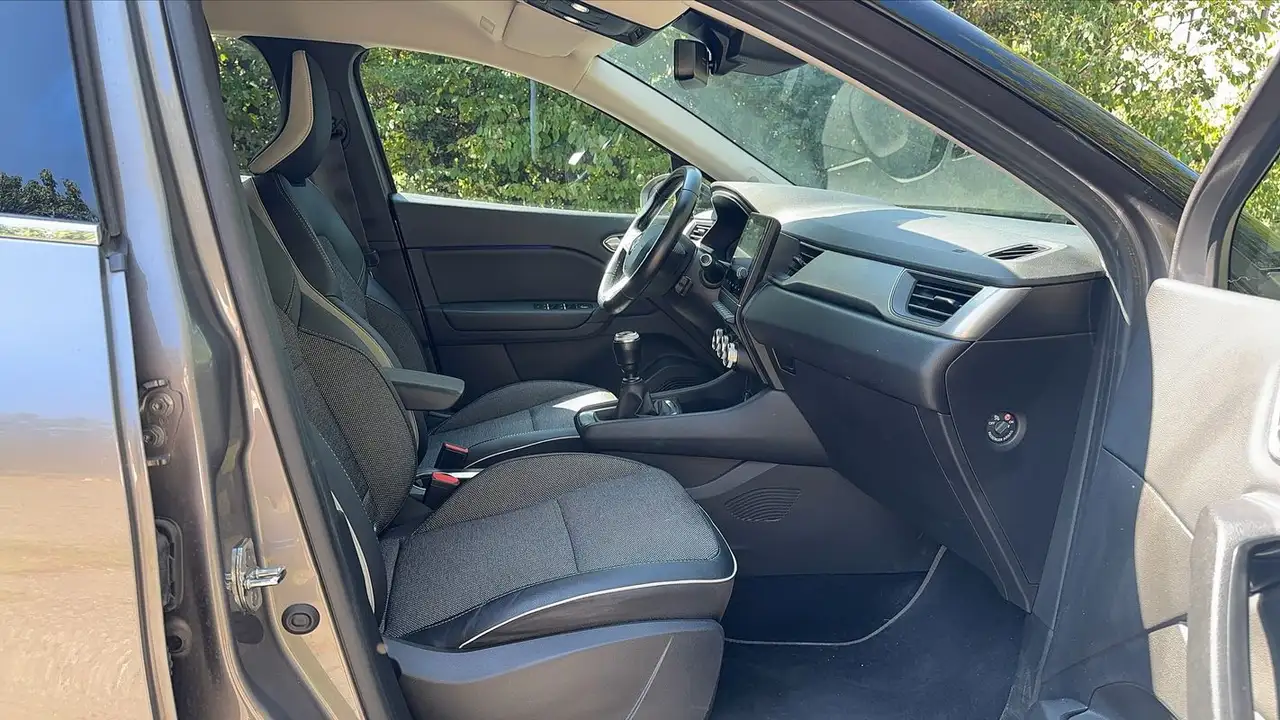 Renault Captur — photo 27