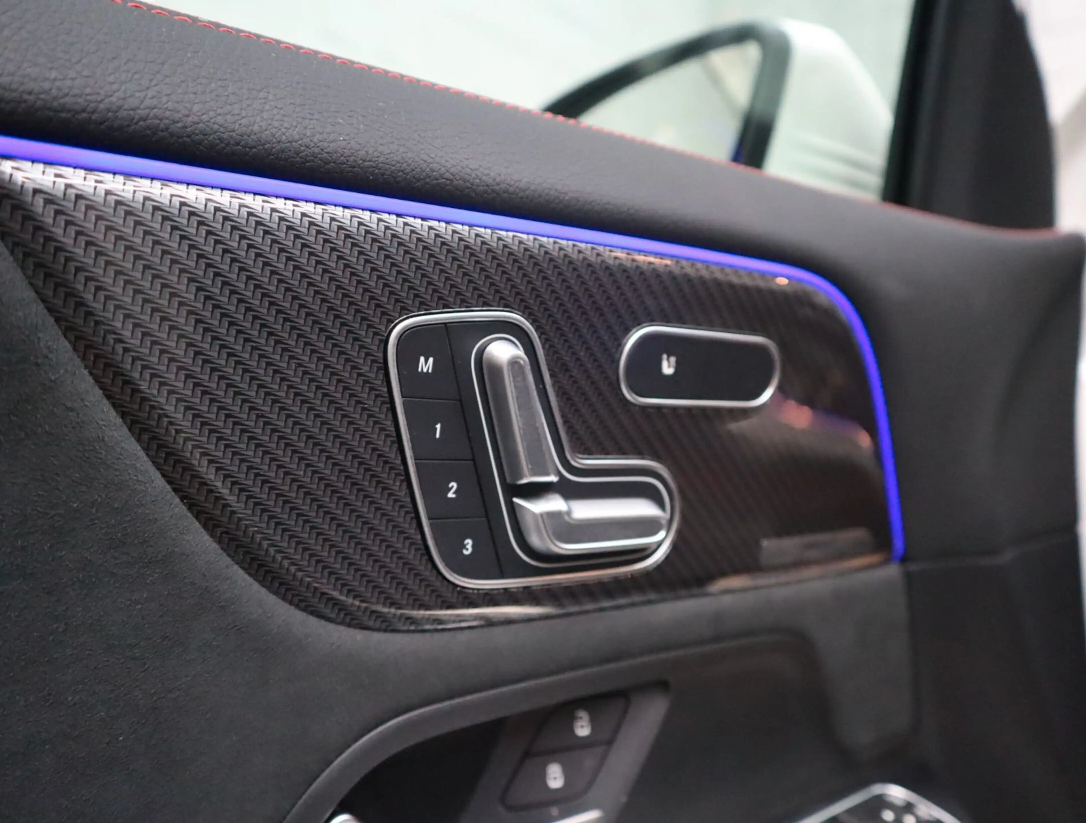 Mercedes-Benz GLA 45 AMG 4Matic LED Navi Alcantara Kam. PDC — photo 15