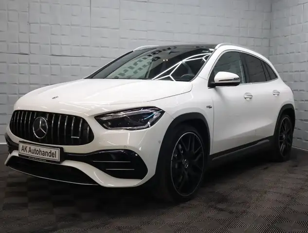 Mercedes-Benz GLA 45 AMG 4Matic LED Panorama ACC Kamera AHK