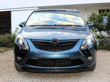 Zafira Tourer 2.0 CDTI * INNOVATION * 7-Sitzer * Leder * AHK * NEUE SOMMERREIFEN * TÜV NEU * 8-fach (19")