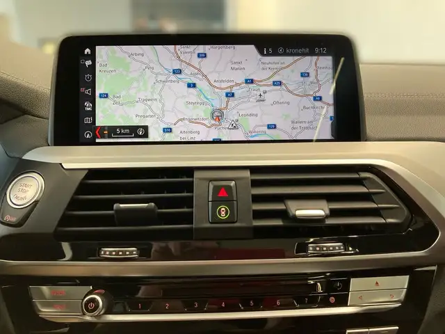 BMW X4 view 4