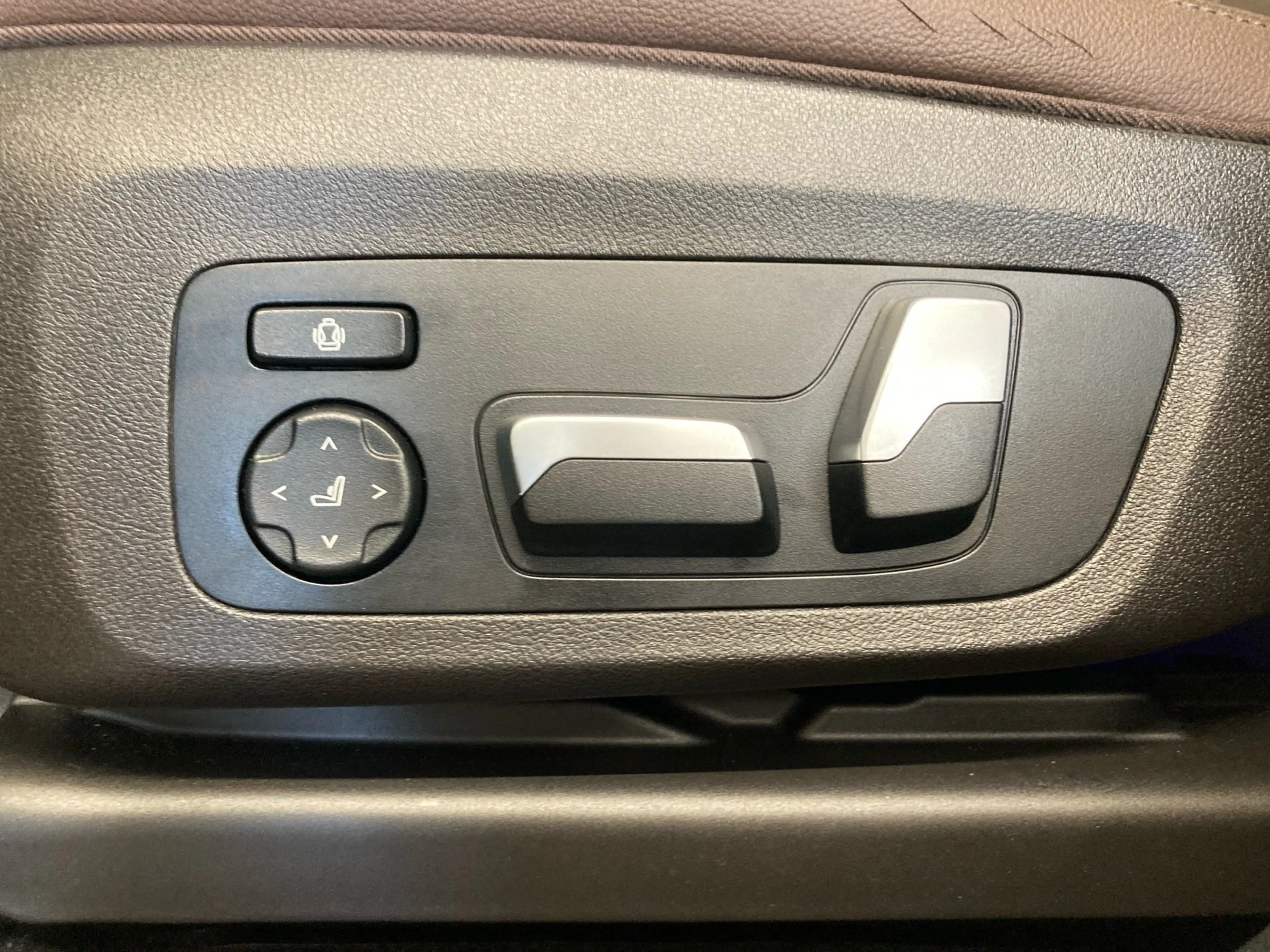 BMW X4 M40d — photo 5
