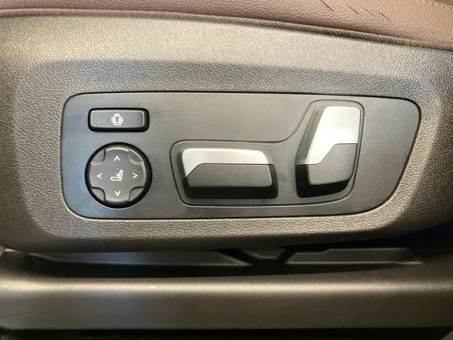 BMW X4 view 5
