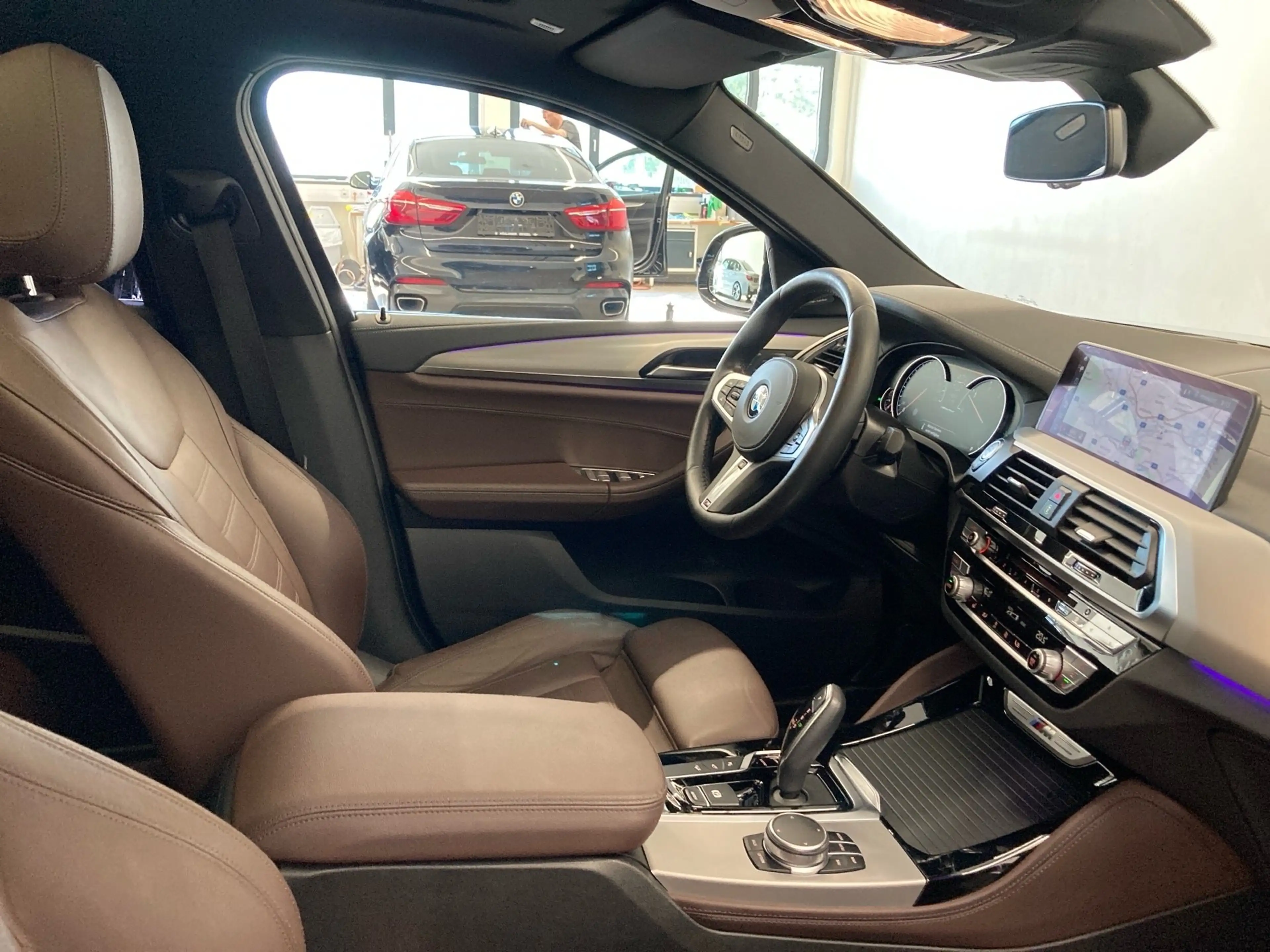 BMW X4 M40d — photo 10