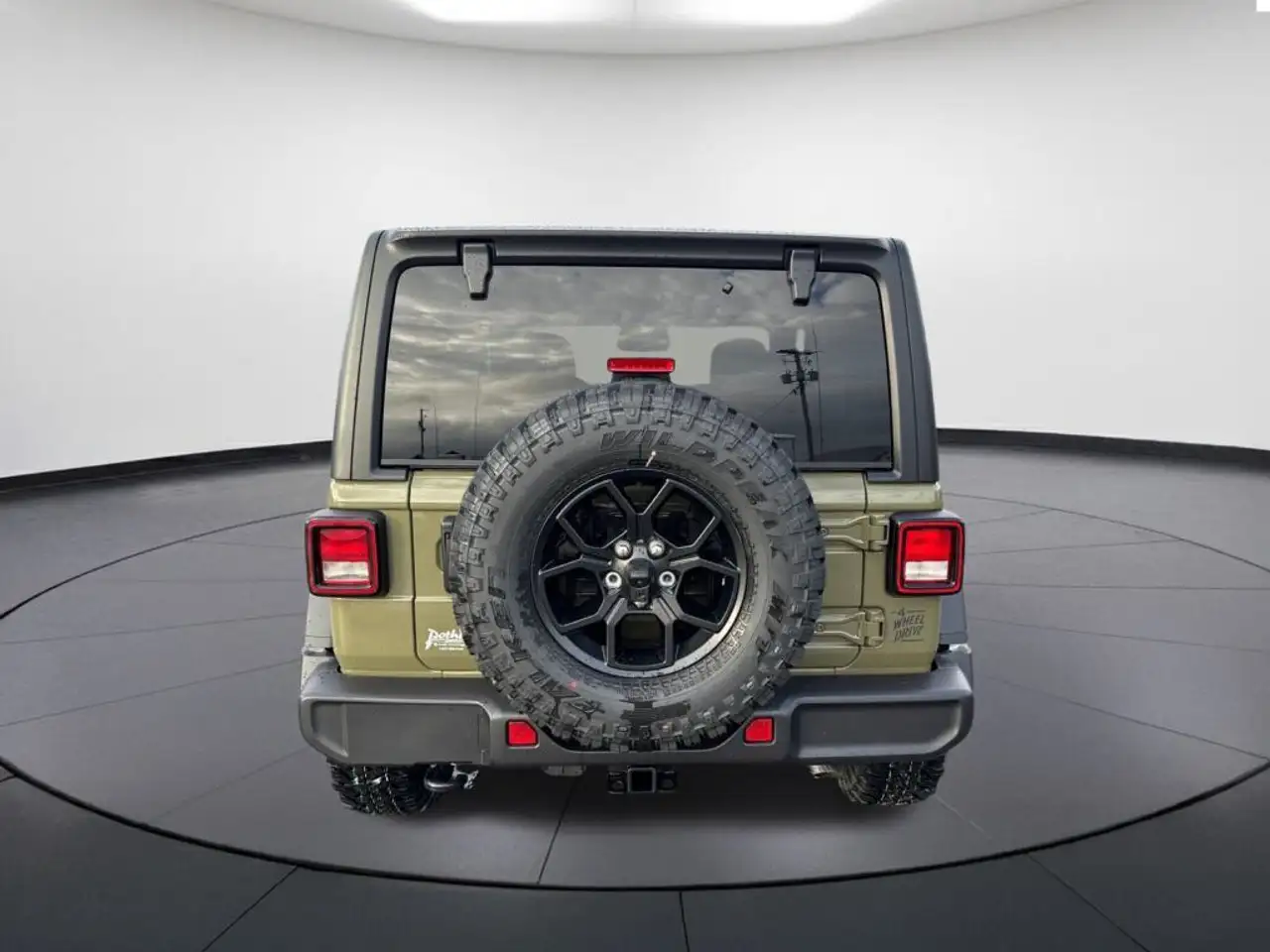 Jeep Wrangler снимка Jeep Wrangler