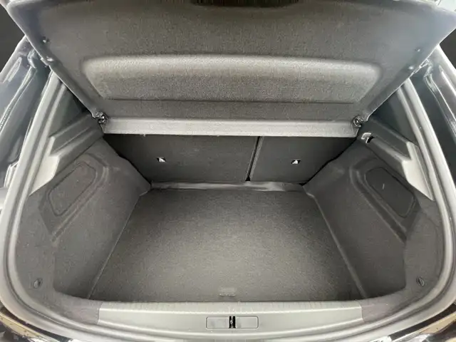 Peugeot 208 view 7