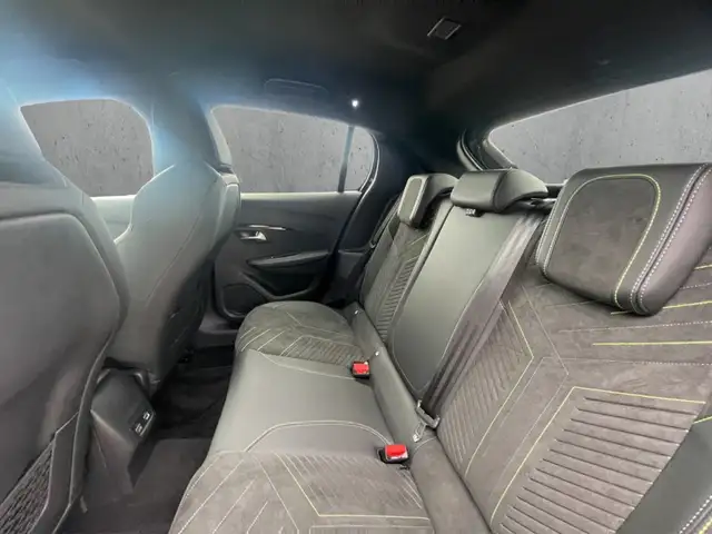 Peugeot 208 view 8