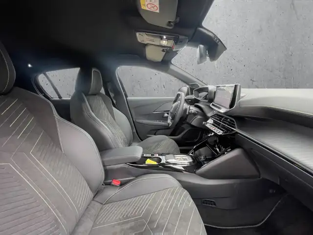 Peugeot 208 view 13