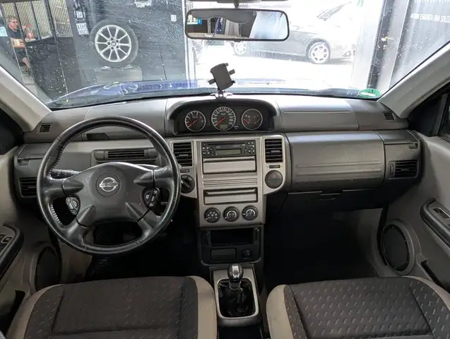 Nissan X-Trail view 6