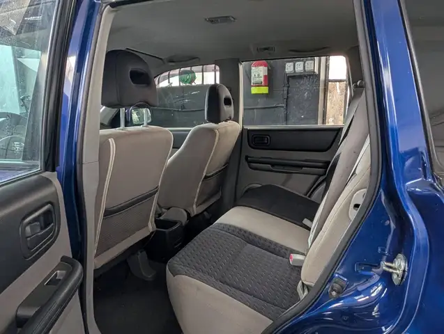 Nissan X-Trail view 9