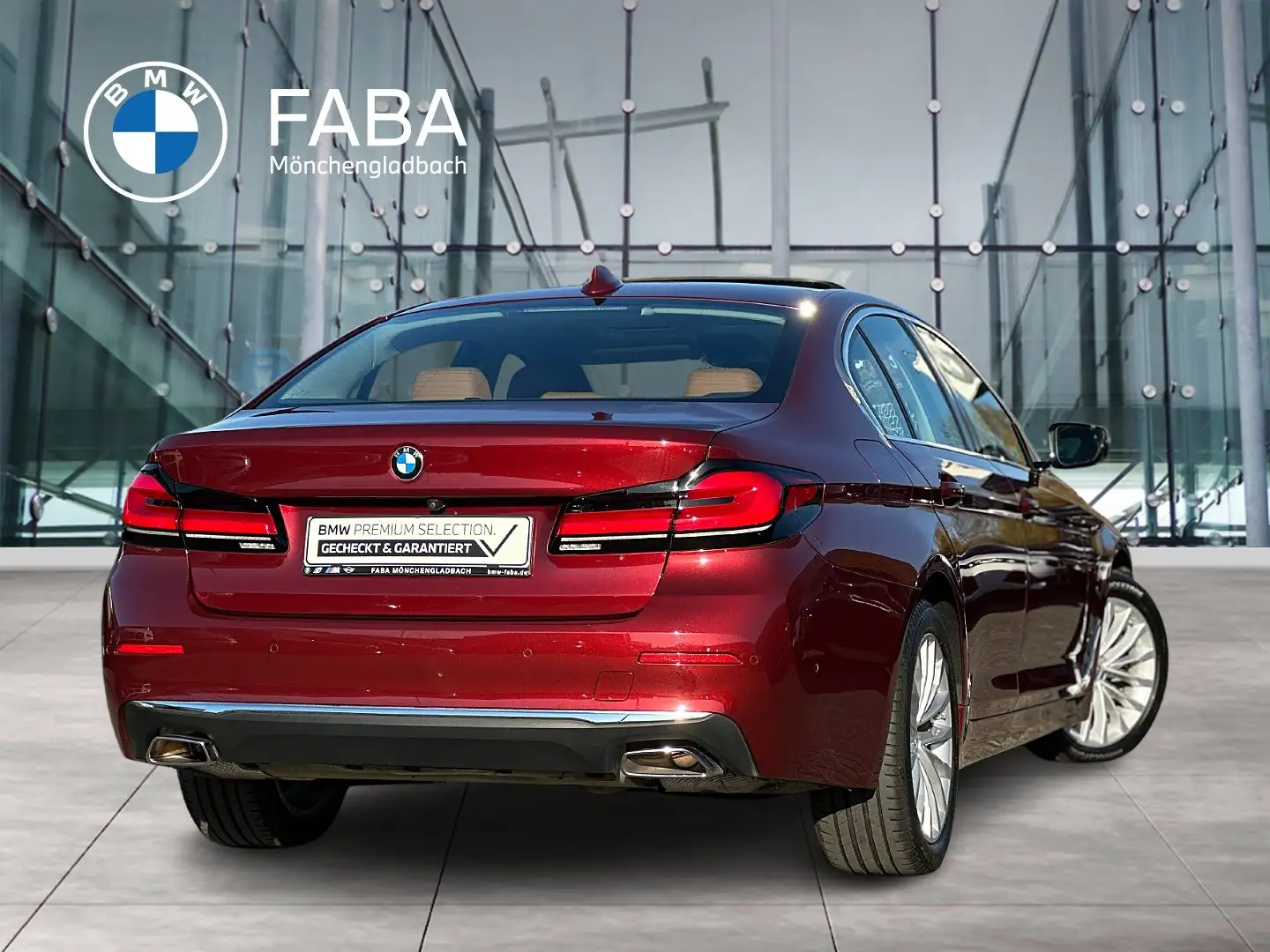 BMW 530 i xDrive Luxury Line Head-Up HiFi DAB WLAN GSD Rood - 2