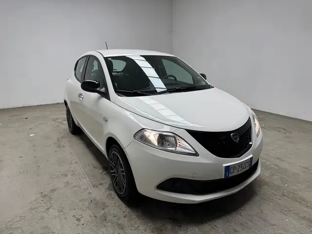 Lancia Ypsilon 1.0 FireFly Hybrid Gold Plus