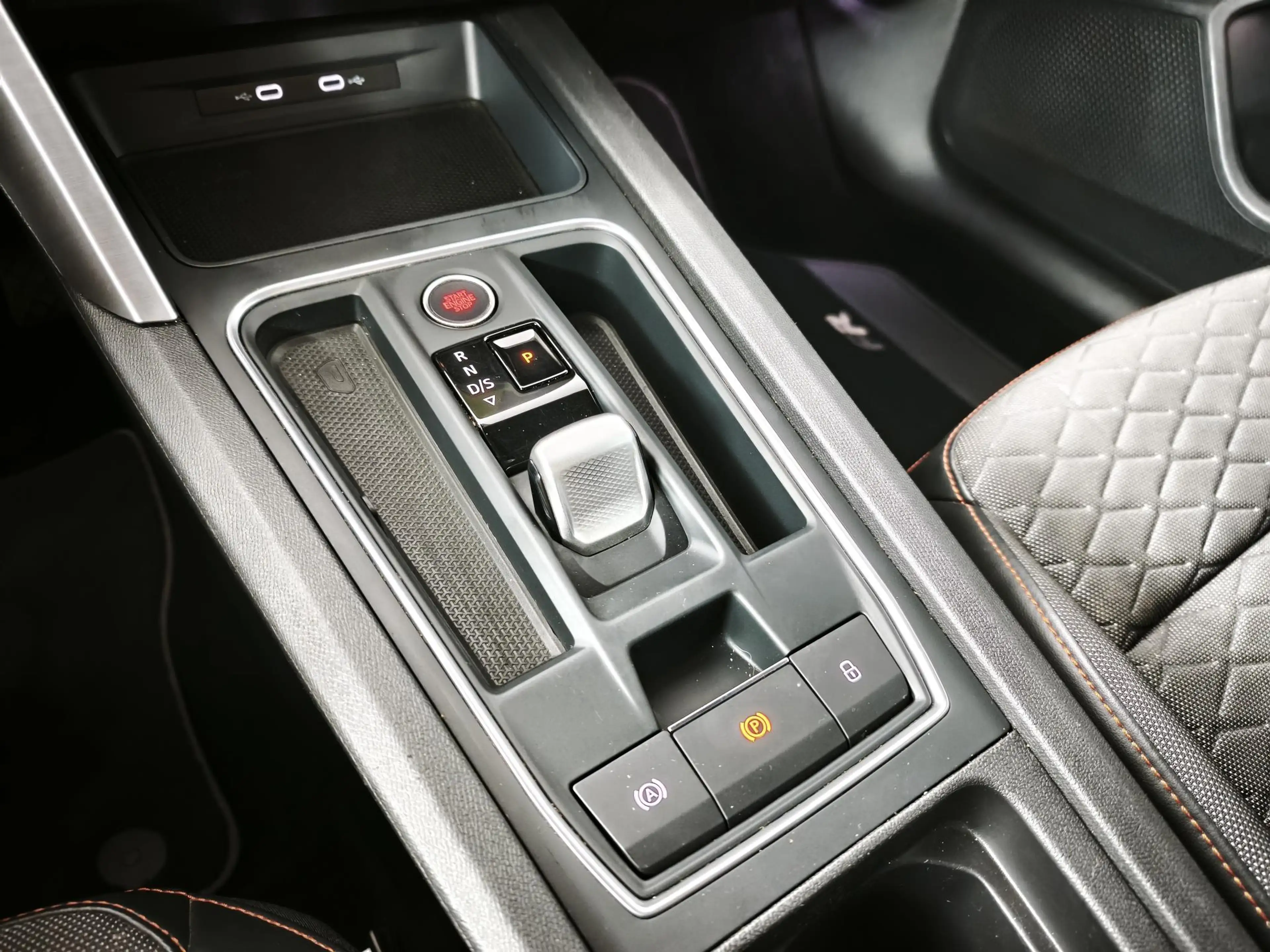 SEAT Leon e-Hybrid Sportstourer 1.4 TSI eHybrid PHEV FR Business Inte — photo 26