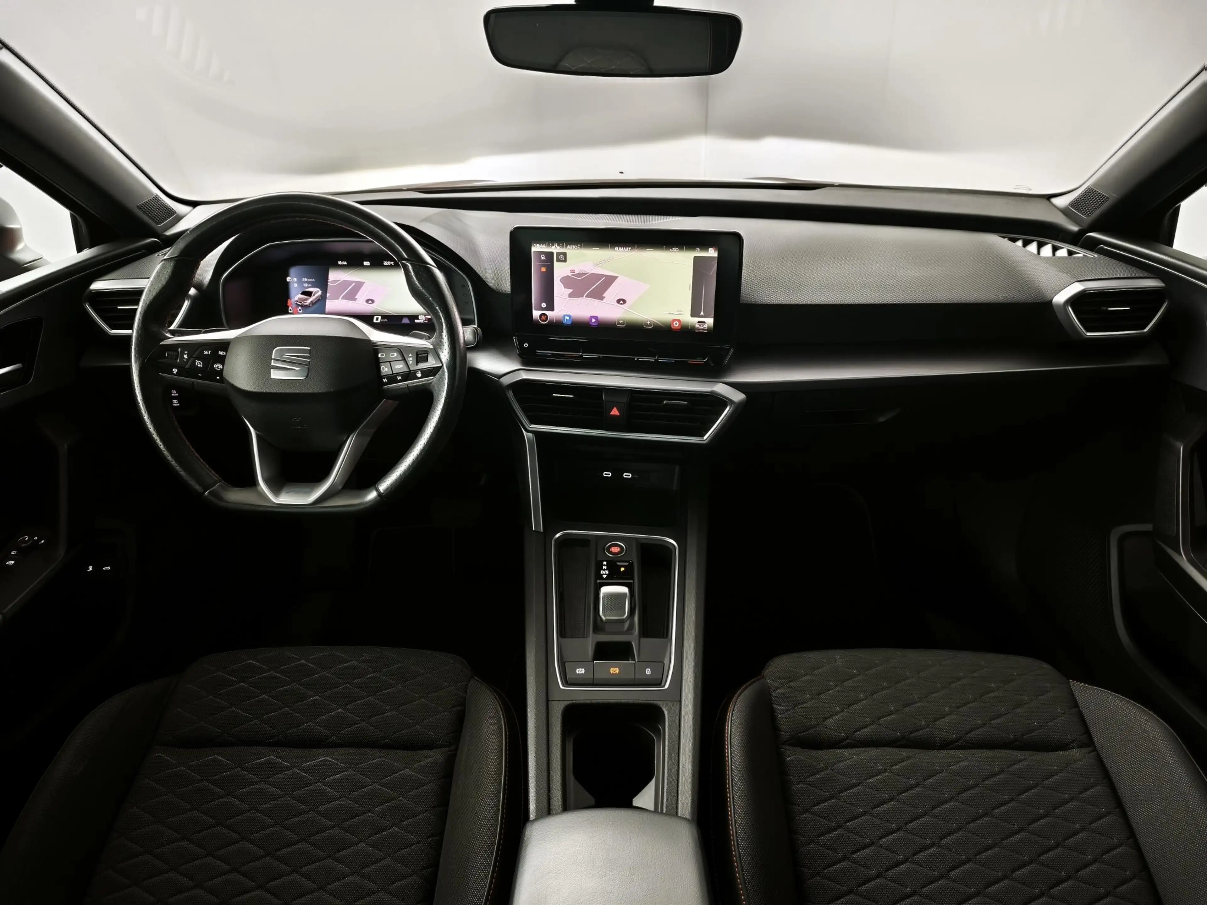 SEAT Leon e-Hybrid Sportstourer 1.4 TSI eHybrid PHEV FR Business Inte — photo 3