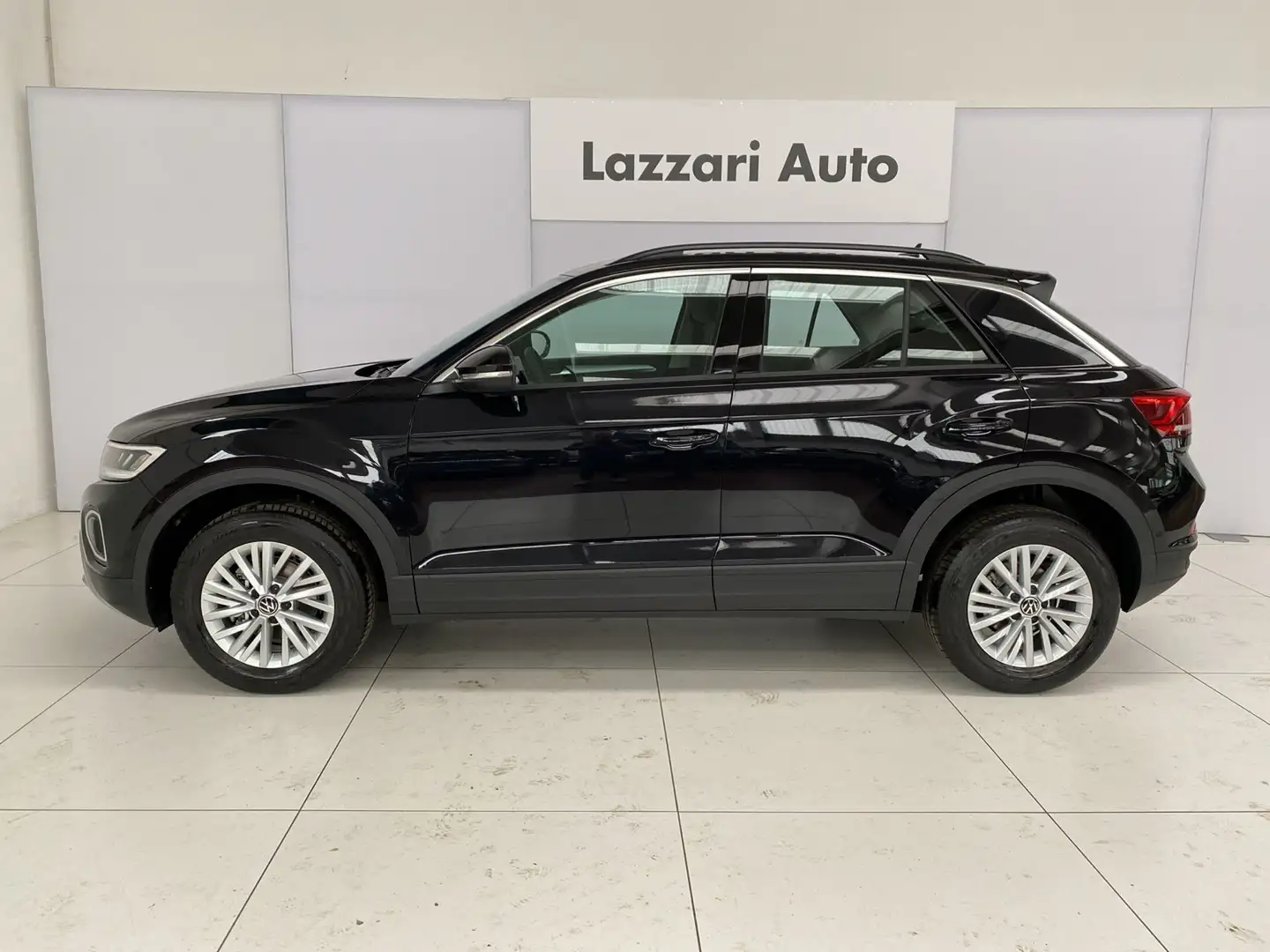 Volkswagen T-Roc 1.5 TSI ACT DSG Life Nero - 2