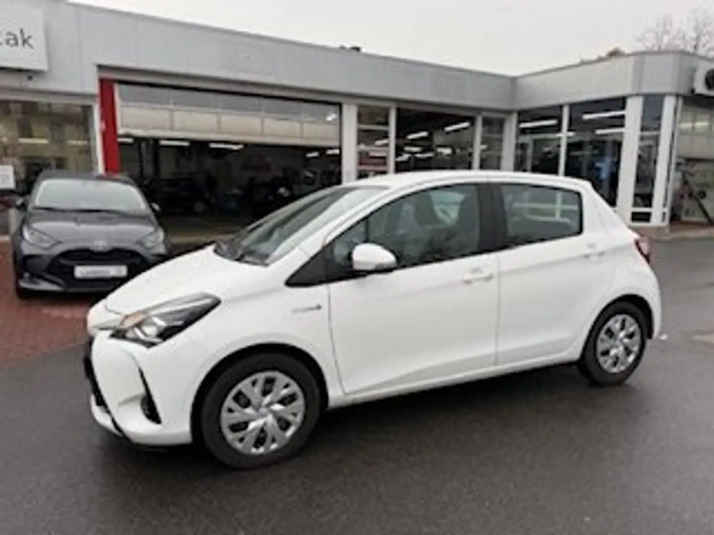 Toyota Yaris Hybrid Comfort Blanc - 2