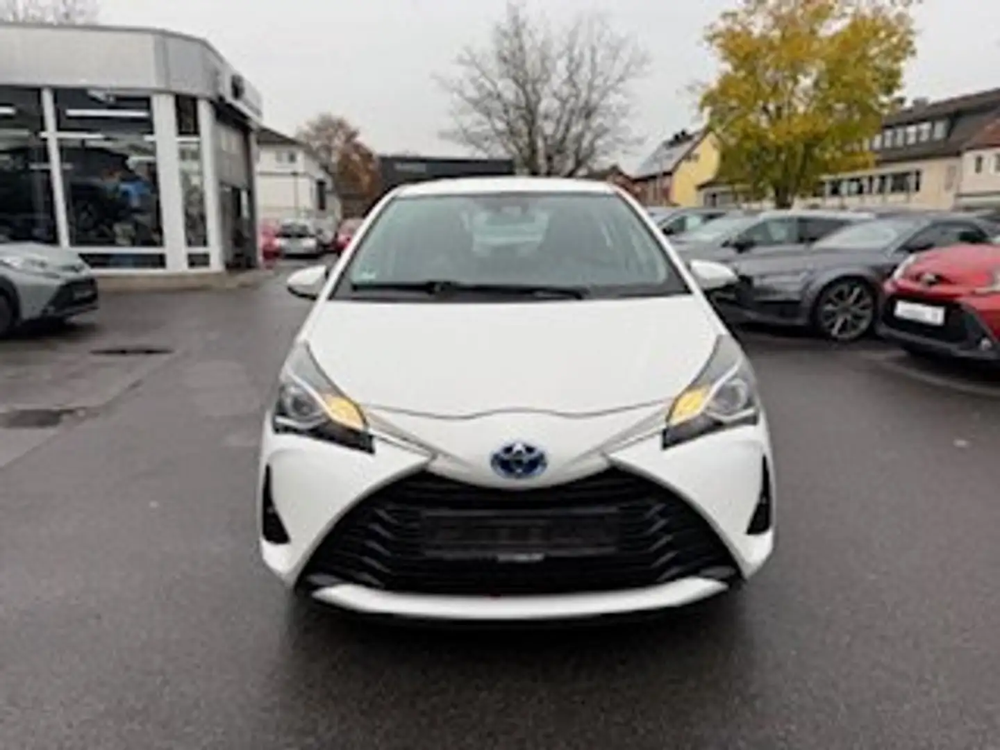 Toyota Yaris Hybrid Comfort Blanc - 1