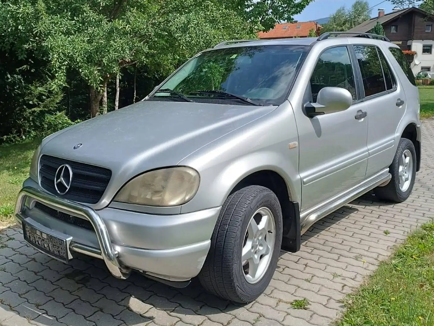 Mercedes-Benz ML 270 Zuverlässiger SUV Mercedes W 163 Silber - 2