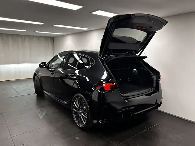 BMW 1 Series view 11