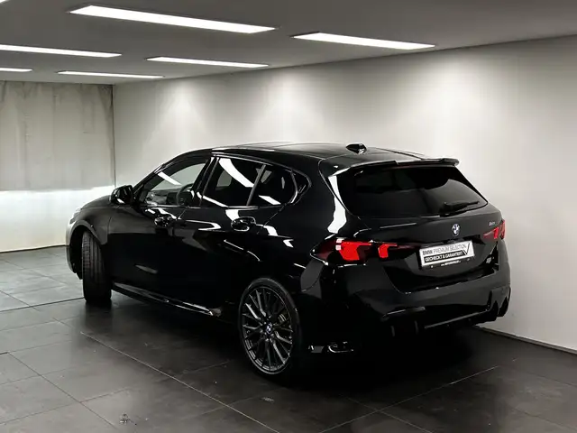 BMW 1 Series view 3