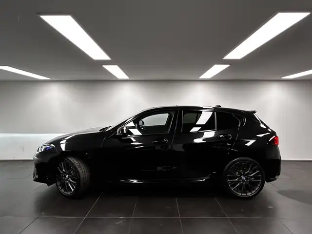 BMW 1 Series view 2