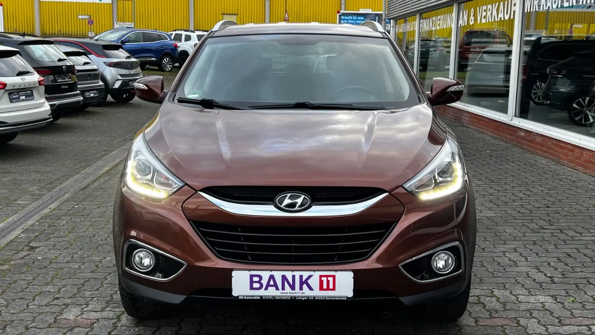 Hyundai iX35 2.0 GDI 4WD Automatik TÜV&AU neu&Garantie Braun - 1