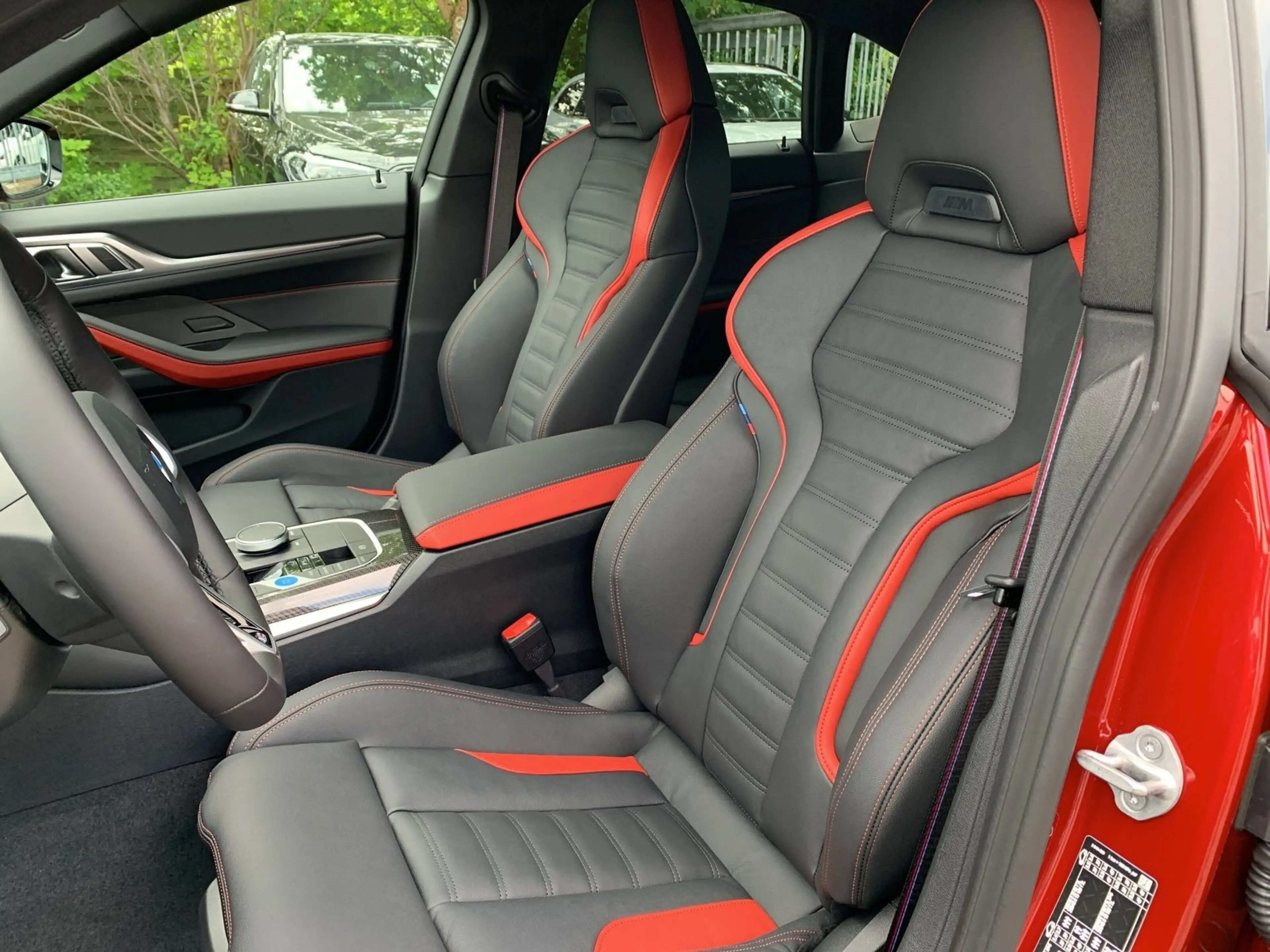 BMW i4 xDrive40 Bestellaktion UPE: 85.970,00,-€ M Sportpa — photo 9