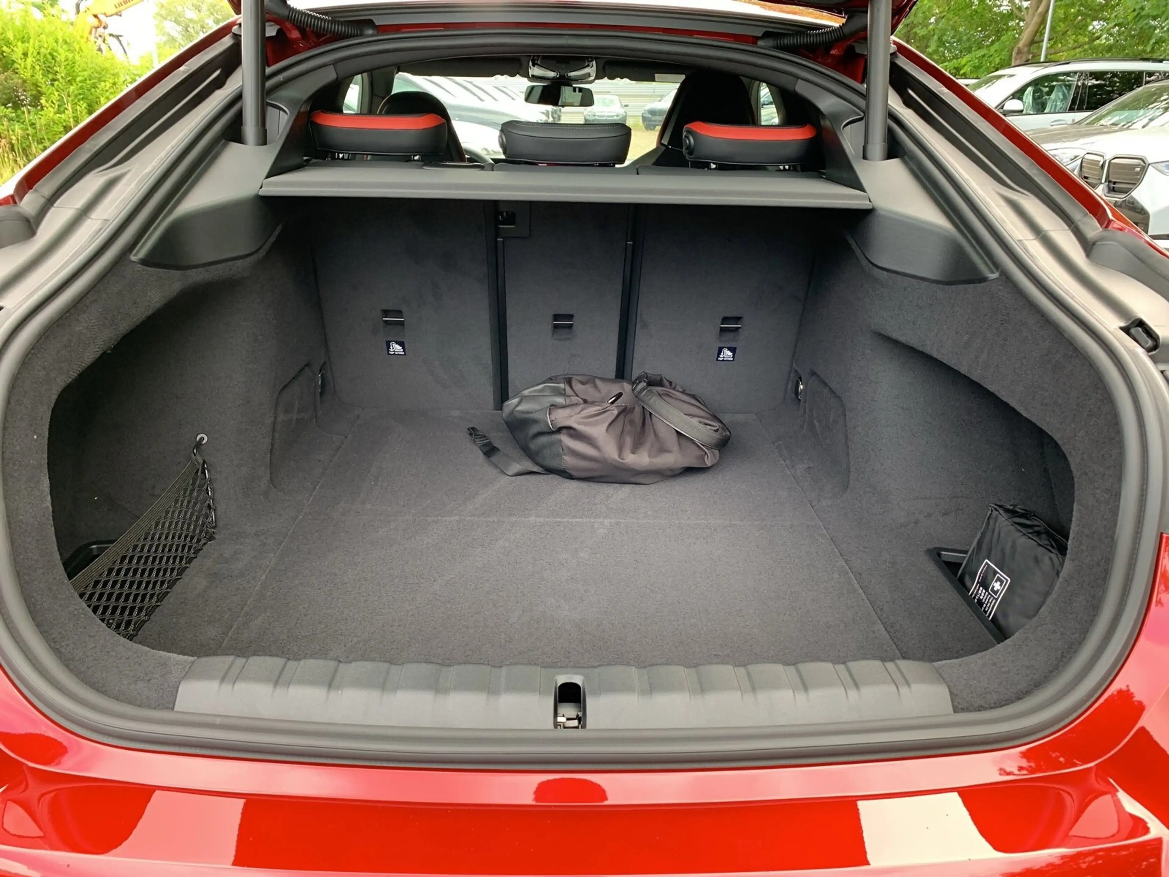 BMW i4 xDrive40 Bestellaktion UPE: 85.970,00,-€ M Sportpa — photo 7