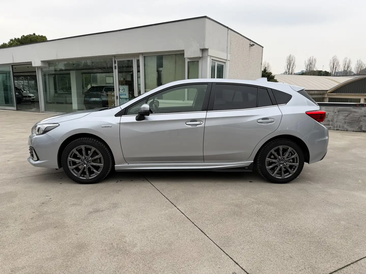 Subaru Impreza 2.0 HYBRID AWD PERFETTA ZERO ANTICIPO 205€ MESE Argento - 2