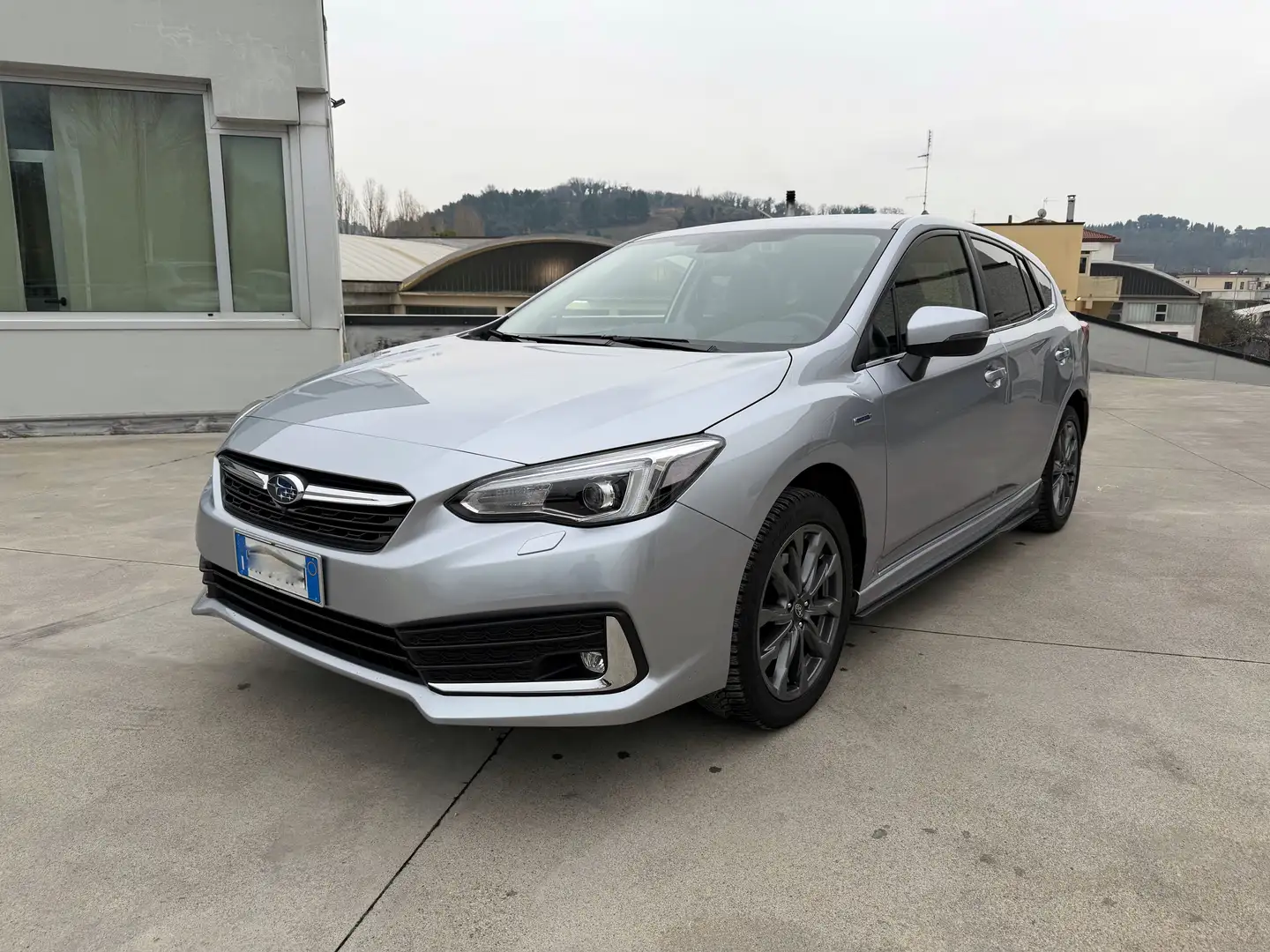 Subaru Impreza 2.0 HYBRID AWD PERFETTA ZERO ANTICIPO 205€ MESE Argento - 1