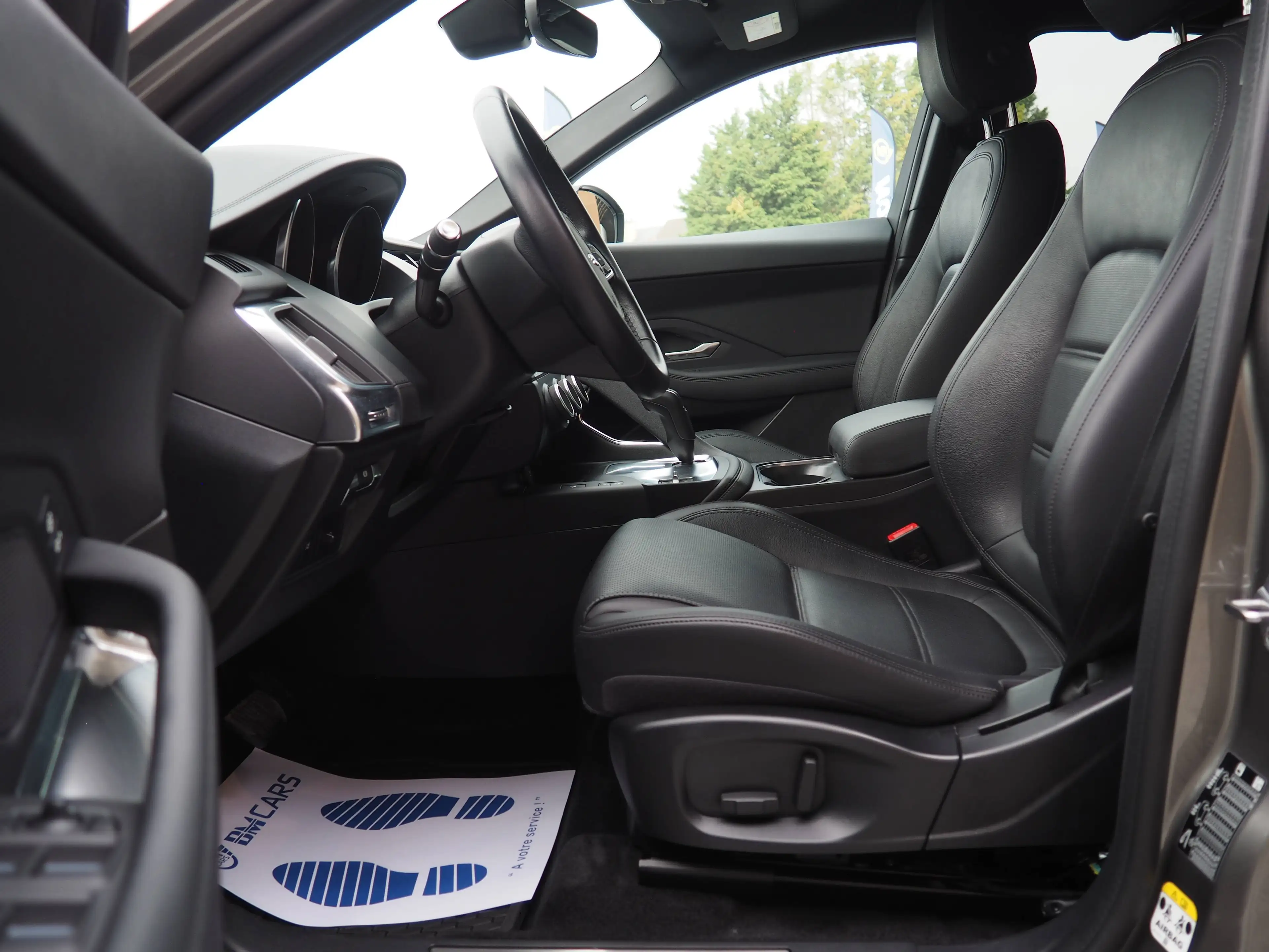 Jaguar E-Pace 2.0 D AWD S ✅BOITE AUTO✅CUIR-GPS-CAM-CLIM- — photo 13