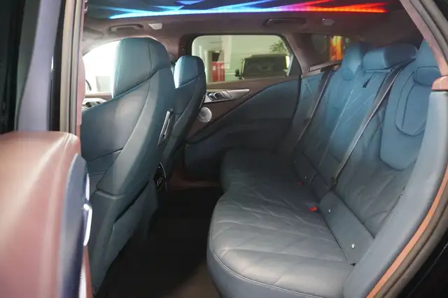 BMW XM view 9
