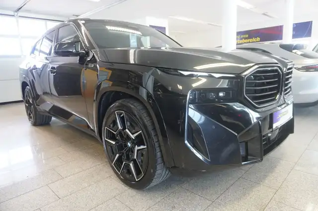 BMW XM view 2