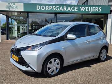 1.0 VVT-I X-Play, Camera, Airco, NL-Auto, Bluetoot