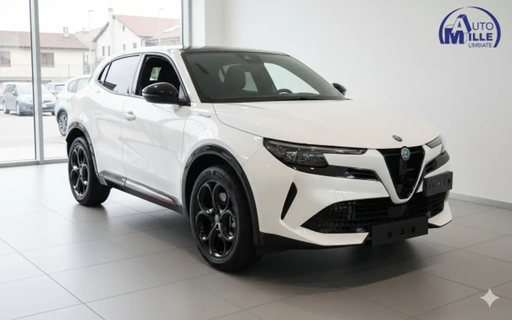 Alfa Romeo Junior 1.2 ibrida Speciale 145cv edct6 Bianco - 1