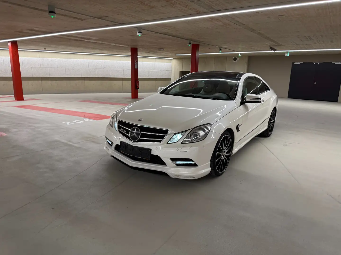 Mercedes-Benz E 350 E 350 BlueEfficiency CDI Aut. Weiß - 1