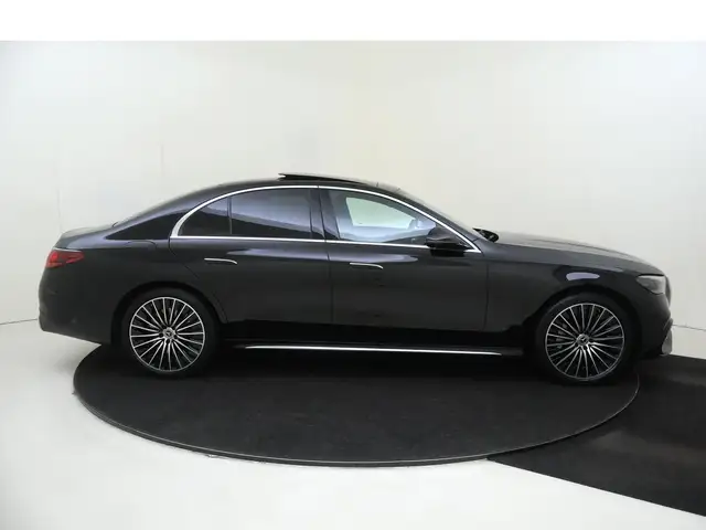 Mercedes-Benz E-Class view 9