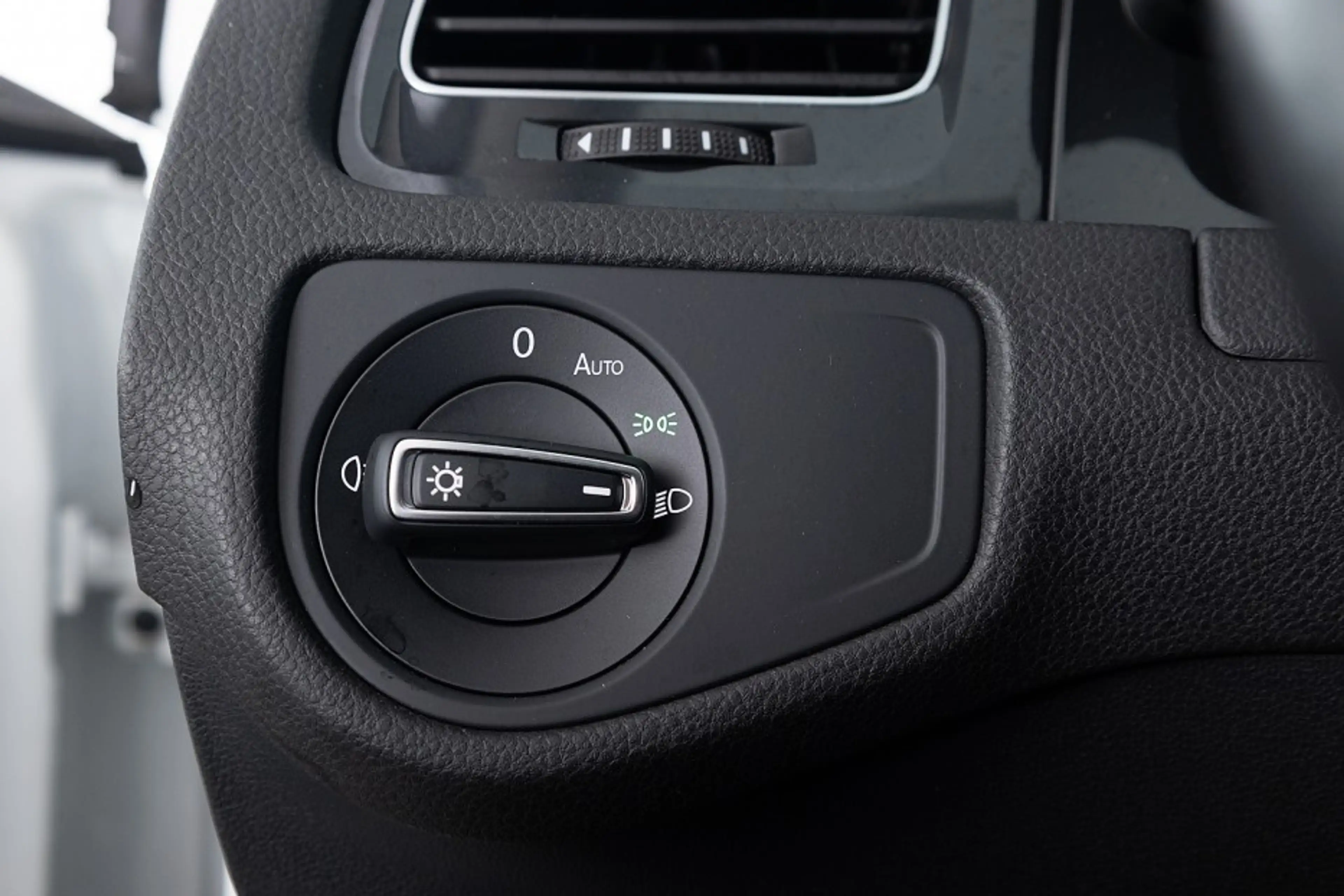 Volkswagen e-Golf E-DITION *SOH 90%* LED | VELGEN | NAVI ✅ 1e Eigena — photo 11