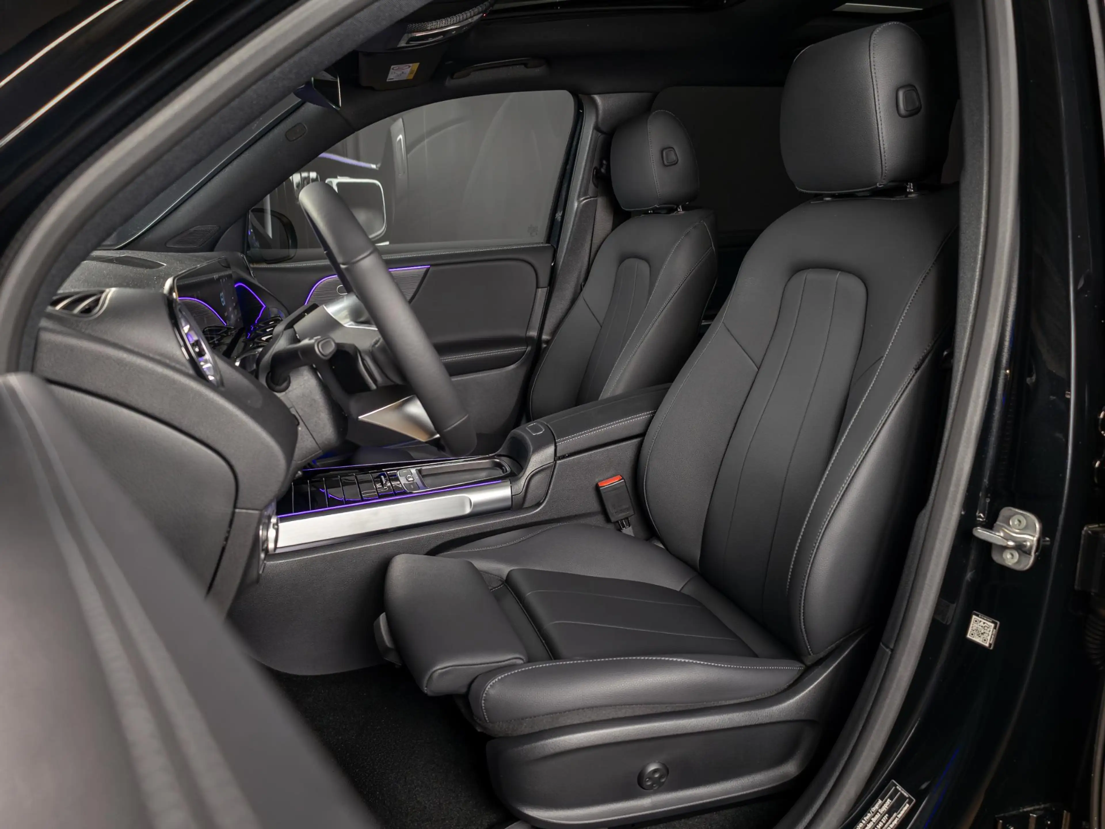 Mercedes-Benz EQB 250 250+ Business Solution Luxury 71 kWh Panorama dak — photo 9