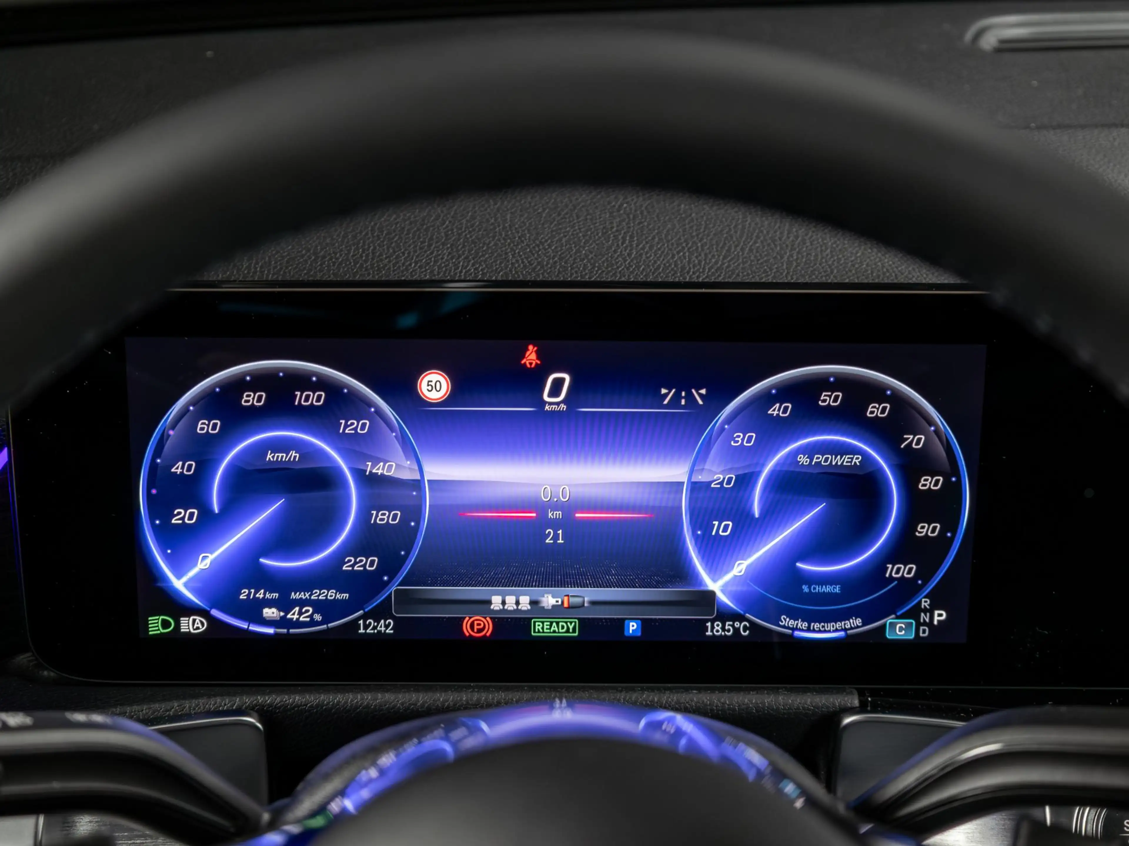 Mercedes-Benz EQB 250 250+ Business Solution Luxury 71 kWh Panorama dak — photo 14