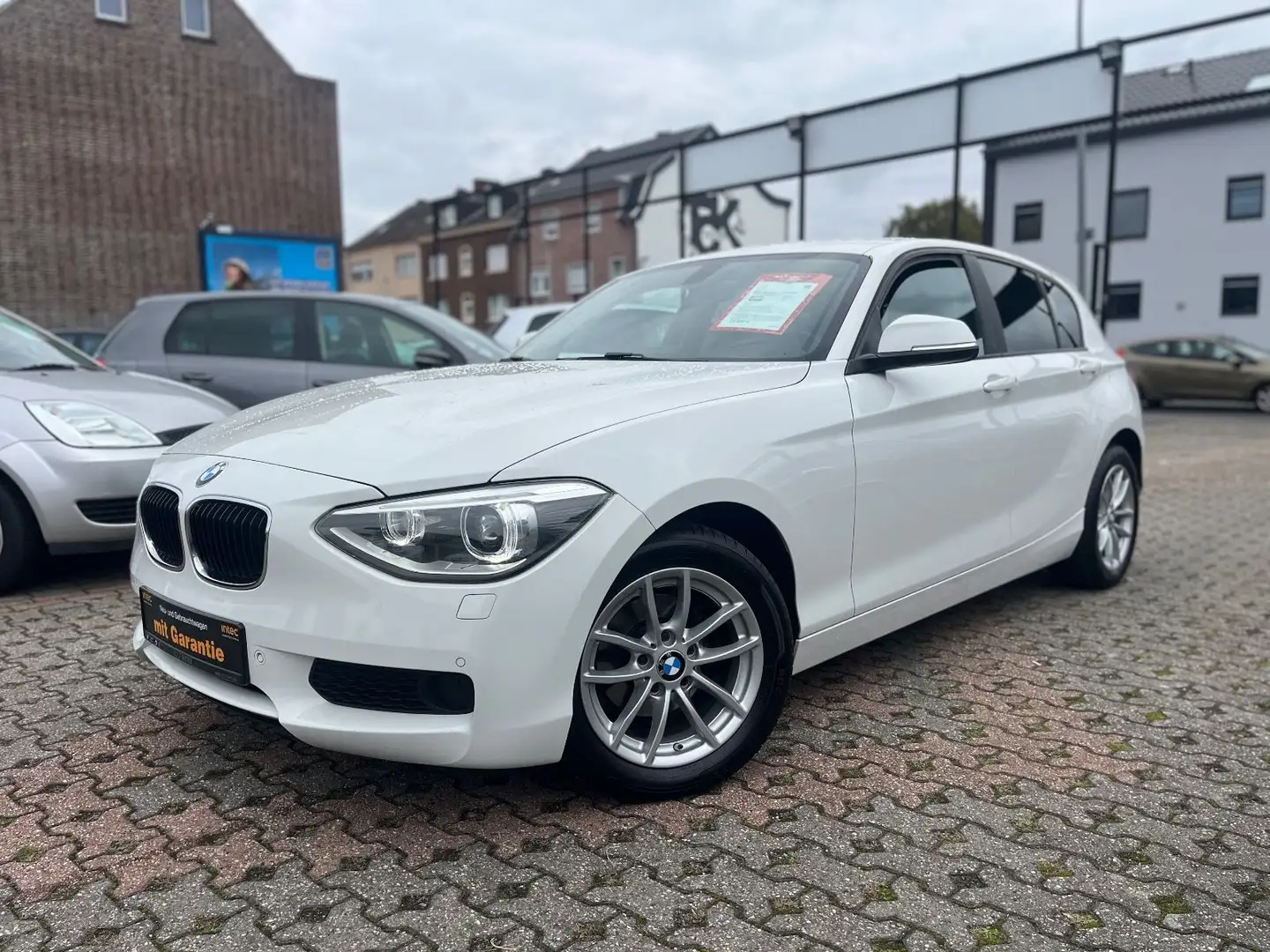 BMW 116 D ADVANTAGE PAKET-NAVI-AUTOM-BI XENON-ALU Weiß - 1