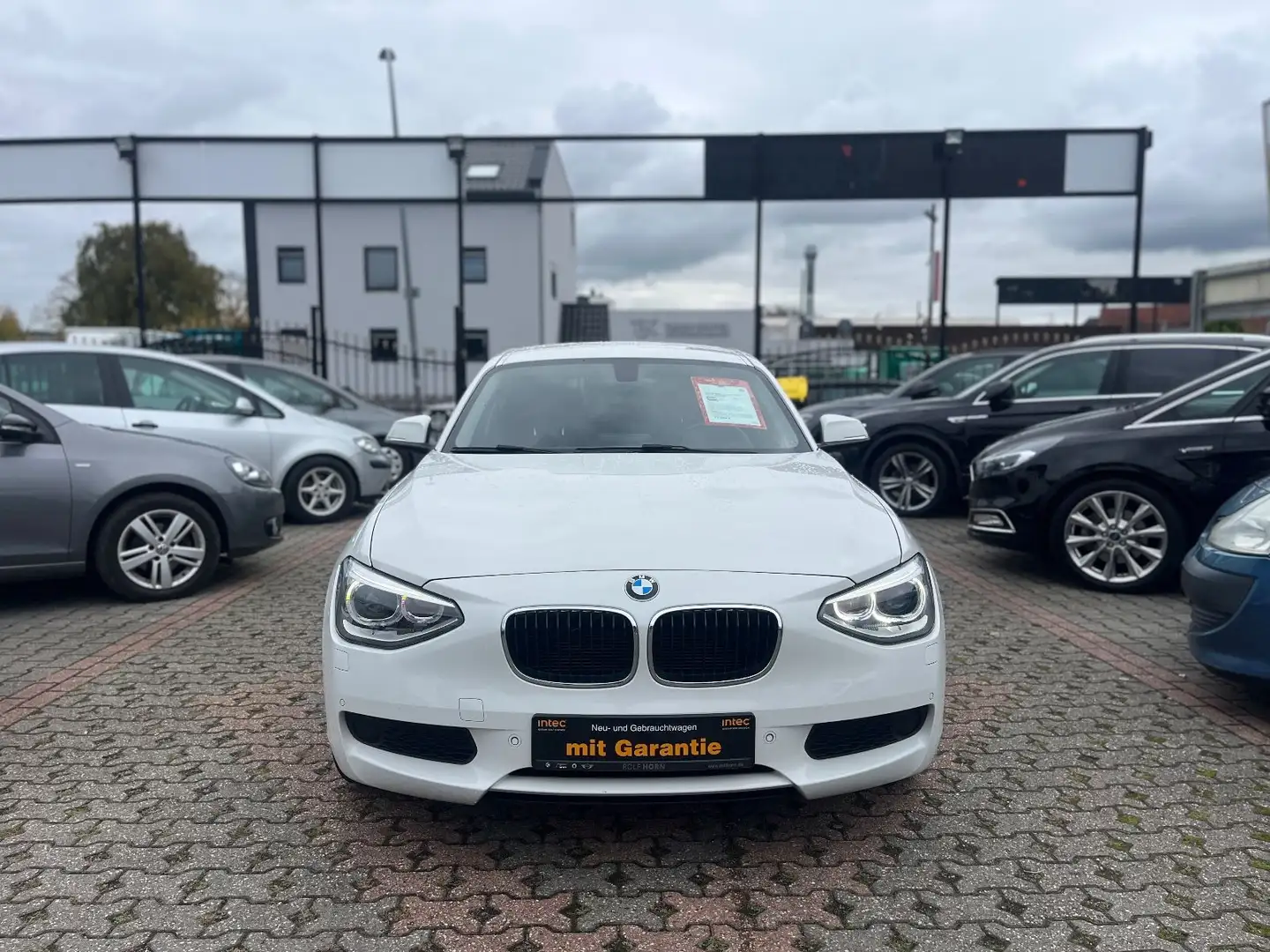 BMW 116 D ADVANTAGE PAKET-NAVI-AUTOM-BI XENON-ALU Weiß - 2