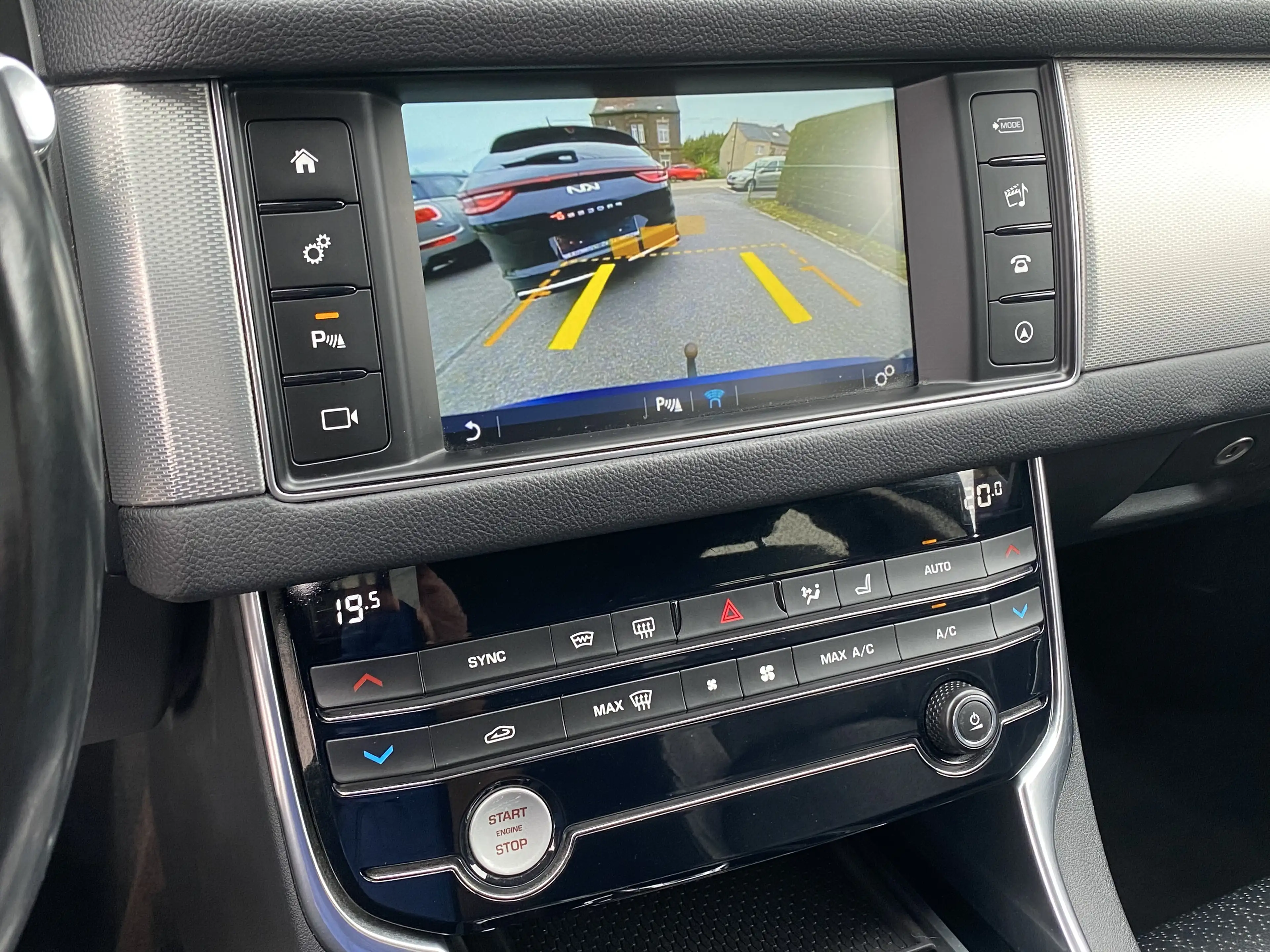 Jaguar XF 2.0 D 163 Cv E-Performance - Automatique ! — photo 12