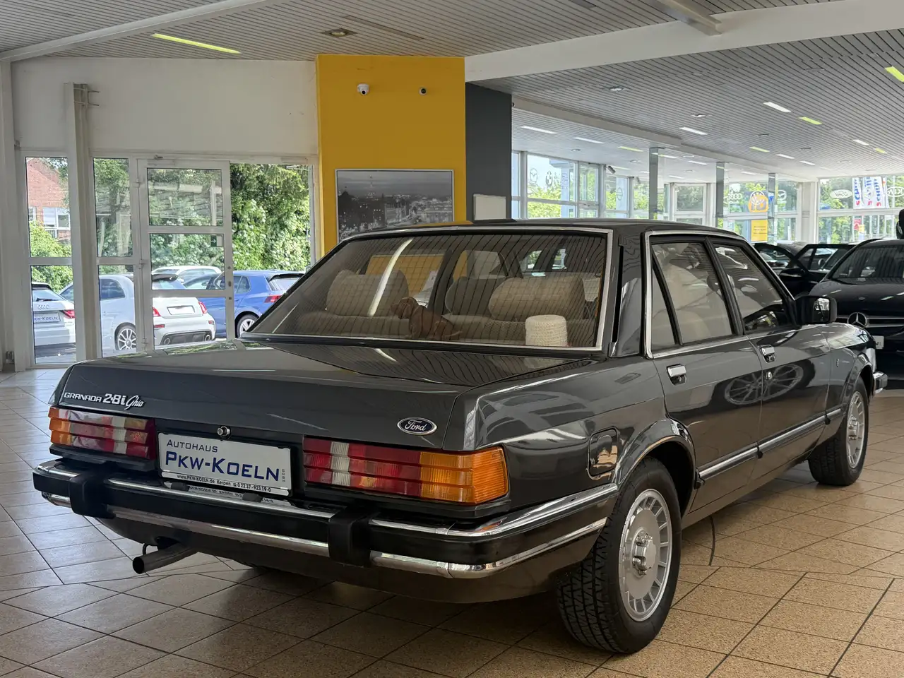 Ford Granada 2,8i Ghia*VOLL-RESTAURIERT*, foto 3