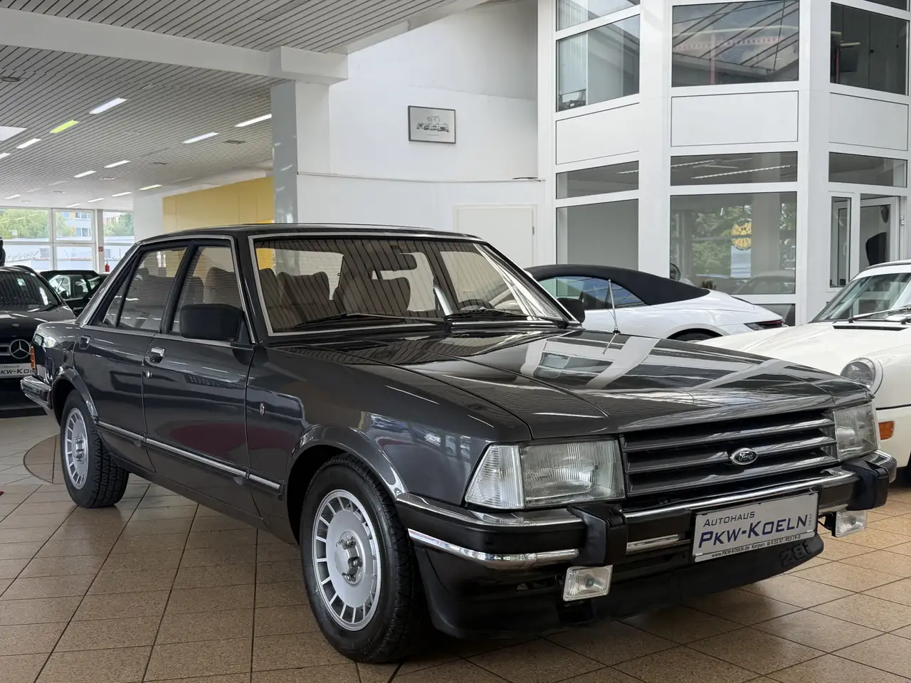 Ford Granada 2,8i Ghia*VOLL-RESTAURIERT*, foto 2