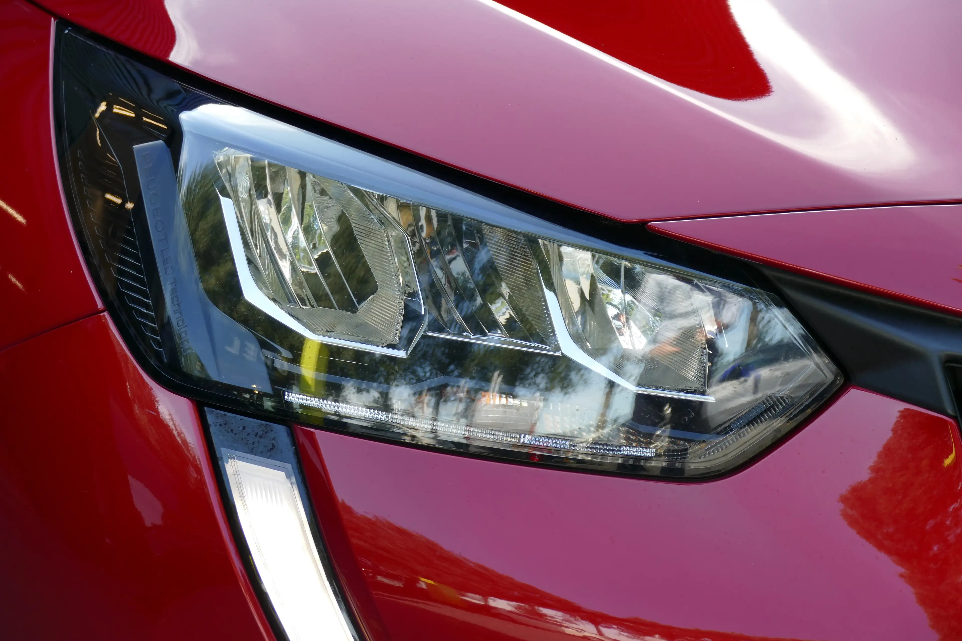 Peugeot 208 1.2 PURETECH 100PK ALLURE / CAMERA / STOELVERWARMI — photo 9