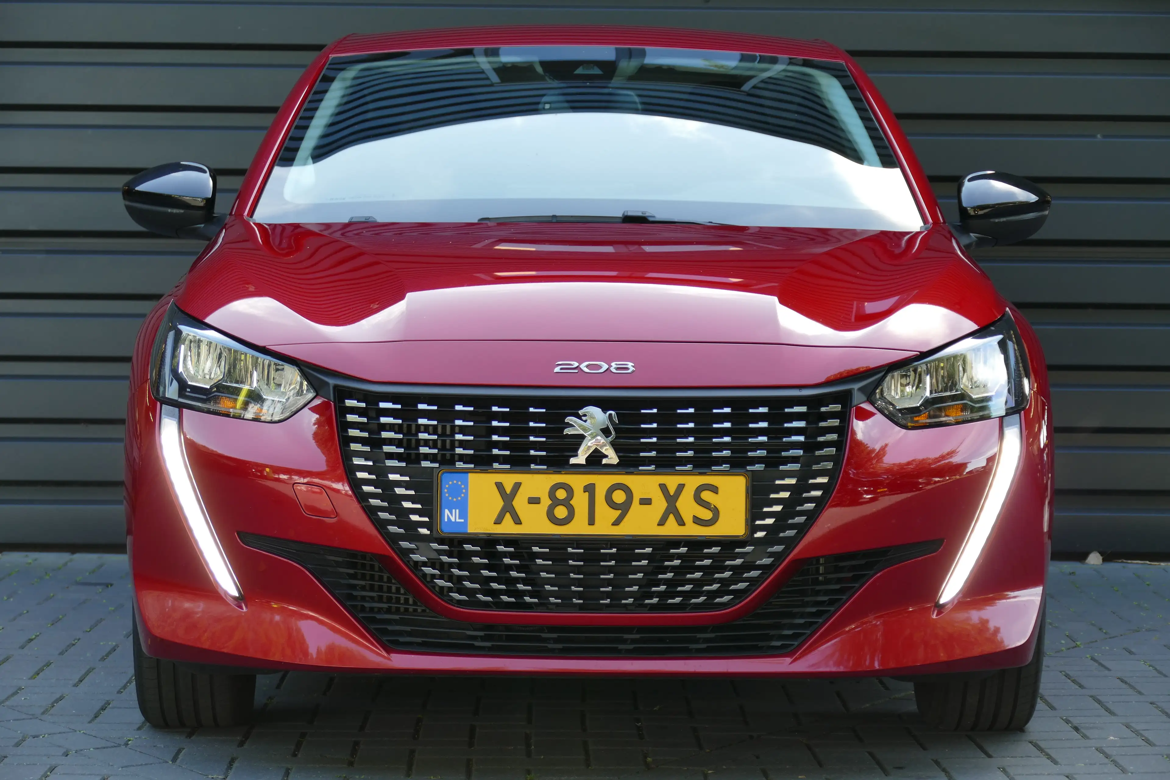 Peugeot 208 1.2 PURETECH 100PK ALLURE / CAMERA / STOELVERWARMI — photo 4