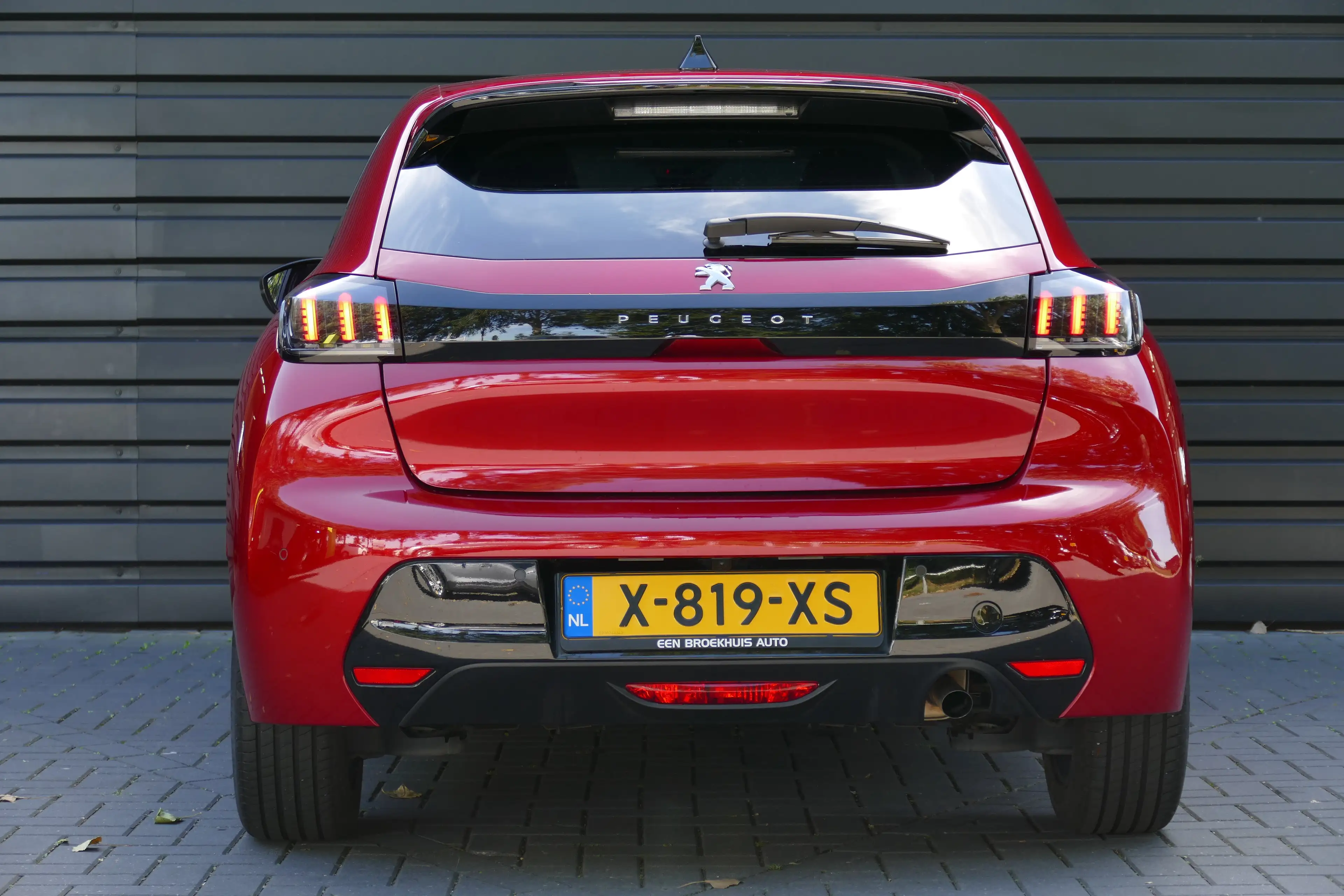 Peugeot 208 1.2 PURETECH 100PK ALLURE / CAMERA / STOELVERWARMI — photo 5